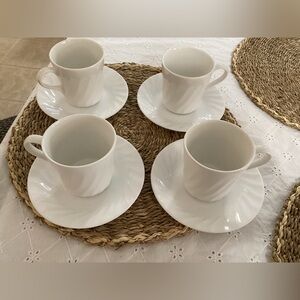 Corelle Coordinates Classic White. Mugs and Saucers. Set of 4.